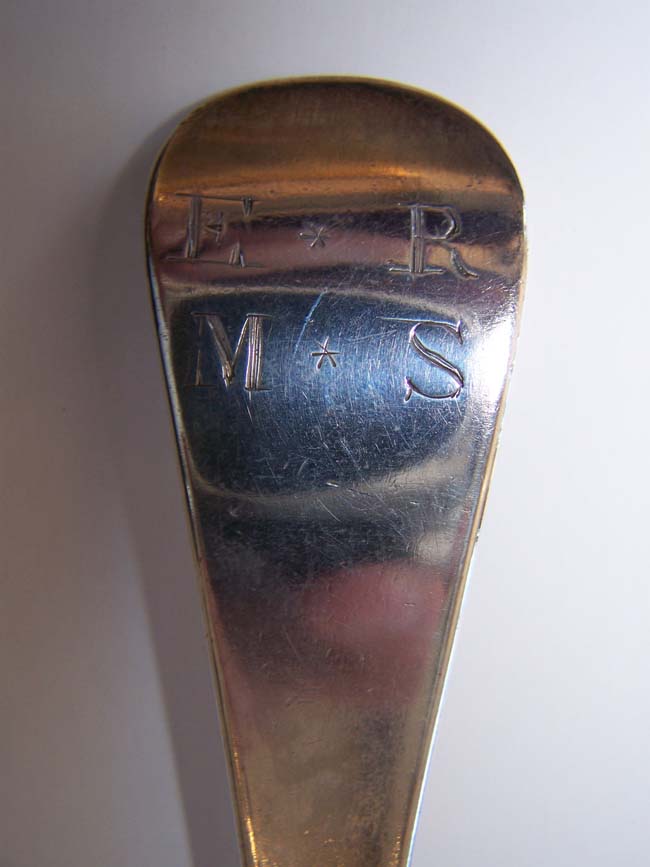 A George II period Hanoverian pattern silver Serving Spoon, maker's mark 'R P', London 1743 — image 4
